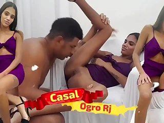 Uma enteada fofa cagando em um anal doloroso&colon;