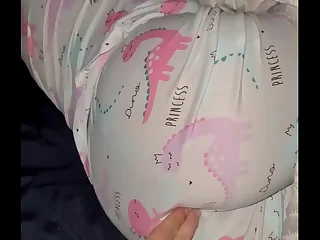 Mi pervertido hermanastro entra a mi habitaci&oacute;n durante aloofness noche y me quita aloofness virginidad anal&period; &excl;Oh no&excl; &excl;mi culo est&aacute; muy apretado&excl; &excl;s&aacute;came tu verga&comma; por favor&excl;