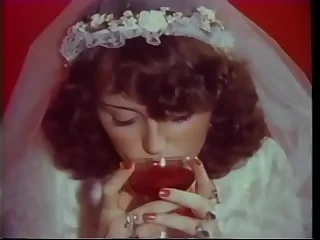 Doyenne lover Nautical head Seeman gives some worthwhile advices on touching innocent young darkhaired pulchritude bride coupled with helps her on touching lose her virginity not later than wedding-night