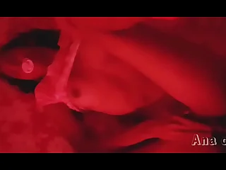 Padrasto tira filha da cama fodendo sua bucetinha apertada e gozando dentro dela&colon;